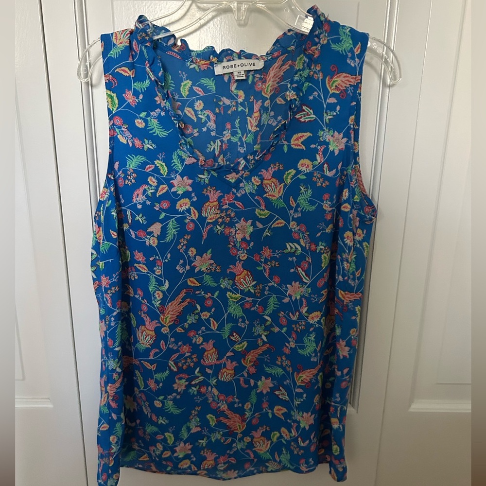 Women’s Rose & Olive top, size XS